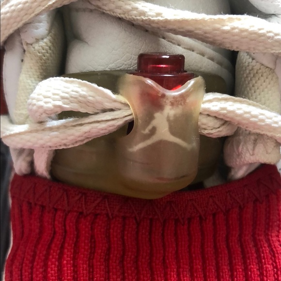 Jordan Athletic Shoes White and Red - Picture 12 of 15